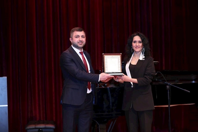 “Mədəniyyət Könüllüləri” İctimai Birliyinin 2024-cü ilin yekunlarına dair hesabat toplantısı keçirildi — FOTOLAR “Mədəniyyət Könüllüləri” İctimai Birliyinin 2024-cü ilin yekunlarına dair hesabat toplantısı keçirildi — FOTOLAR