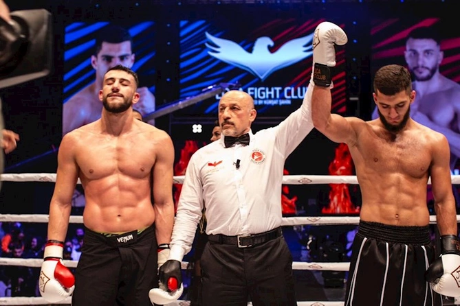 İdmançımız çempion olaraq ilkə imza atdı — FOTOLAR İdmançımız çempion olaraq ilkə imza atdı — FOTOLAR