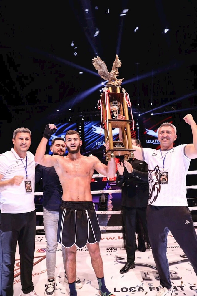 İdmançımız çempion olaraq ilkə imza atdı — FOTOLAR İdmançımız çempion olaraq ilkə imza atdı — FOTOLAR