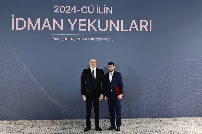 İlham Əliyev idmançıları mükafatlandırdı — FOTOLAR İlham Əliyev idmançıları mükafatlandırdı — FOTOLAR