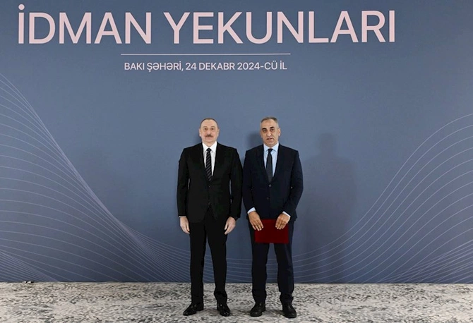 İlham Əliyev idmançıları mükafatlandırdı — FOTOLAR İlham Əliyev idmançıları mükafatlandırdı — FOTOLAR