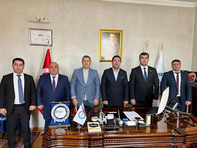 QHT sədrləri Qarsda iş adamları ilə görüş keçiriblər — FOTOLAR