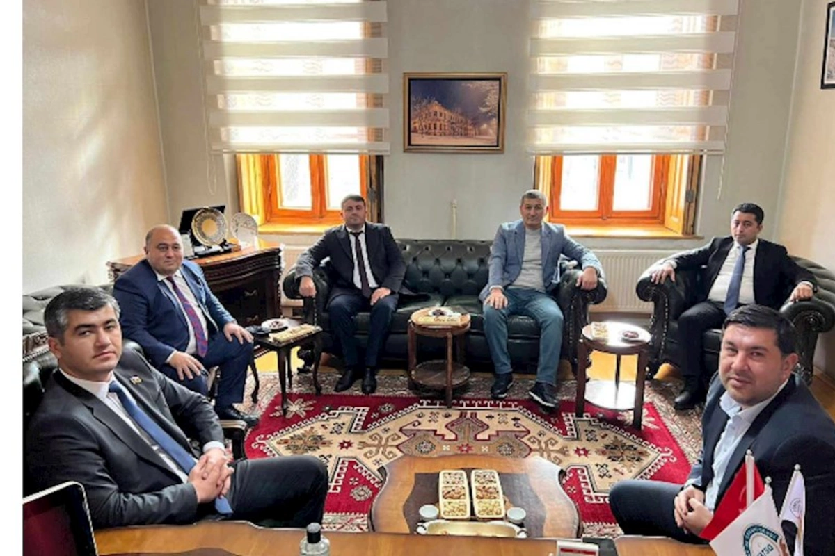 QHT sədrləri Qarsda iş adamları ilə görüş keçiriblər — FOTOLAR