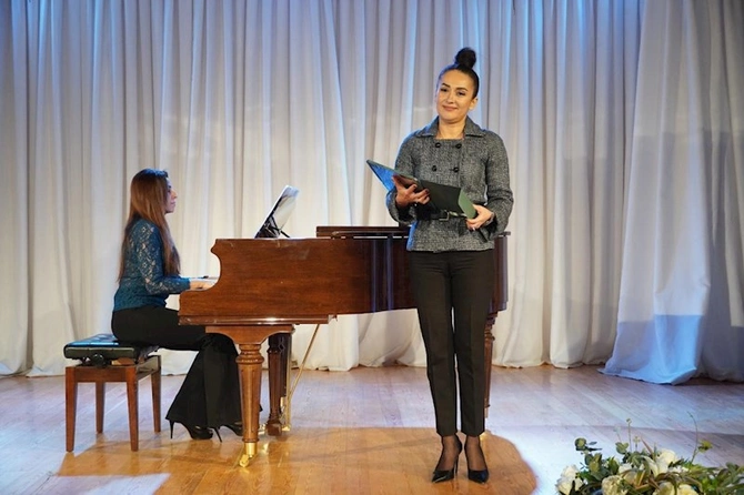 Vokalçılar festivalında yeni əsərlər təqdim olunub — FOTOLAR