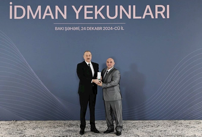 İlham Əliyev idmançıları mükafatlandırdı — FOTOLAR İlham Əliyev idmançıları mükafatlandırdı — FOTOLAR
