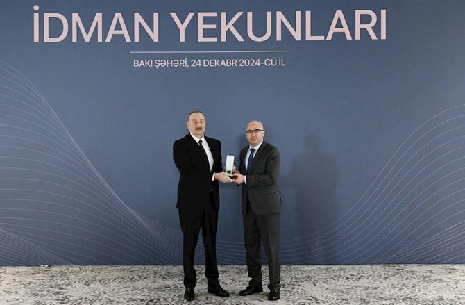 İlham Əliyev idmançıları mükafatlandırdı — FOTOLAR İlham Əliyev idmançıları mükafatlandırdı — FOTOLAR