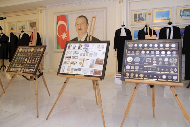 Sumqayıtda ilk dəfə Dünya Vəkil Cübbələri və Atributları sərgisi keçirilir — FOTOLAR Sumqayıtda ilk dəfə Dünya Vəkil Cübbələri və Atributları sərgisi keçirilir — FOTOLAR