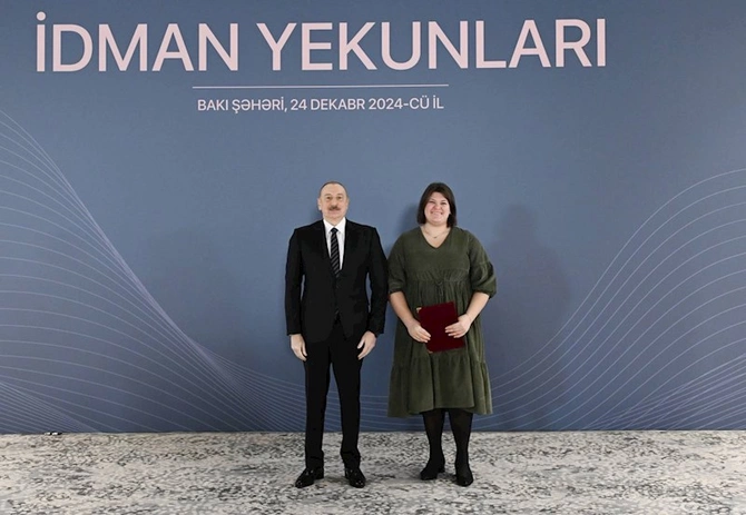 İlham Əliyev idmançıları mükafatlandırdı — FOTOLAR İlham Əliyev idmançıları mükafatlandırdı — FOTOLAR