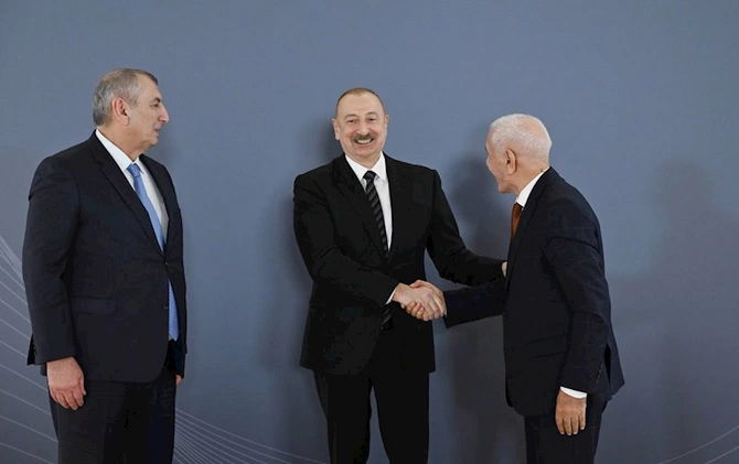 İlham Əliyev idmançıları mükafatlandırdı — FOTOLAR İlham Əliyev idmançıları mükafatlandırdı — FOTOLAR