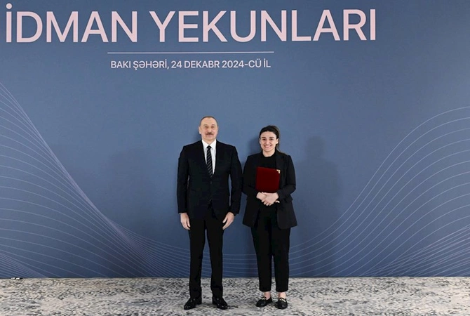 İlham Əliyev idmançıları mükafatlandırdı — FOTOLAR İlham Əliyev idmançıları mükafatlandırdı — FOTOLAR