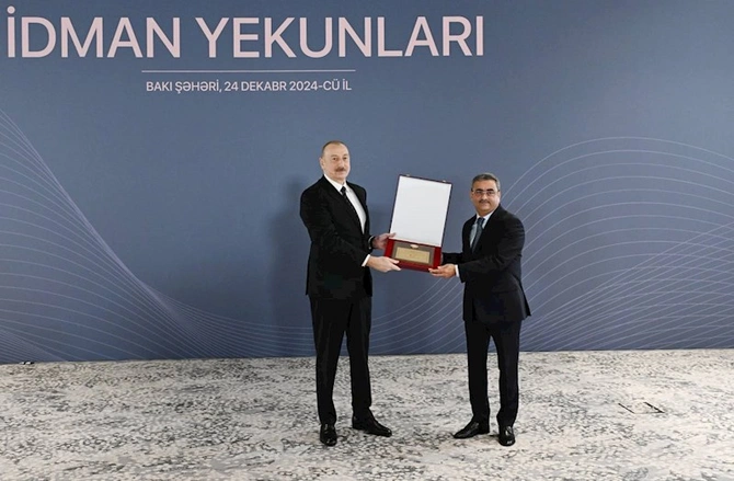 İlham Əliyev idmançıları mükafatlandırdı — FOTOLAR İlham Əliyev idmançıları mükafatlandırdı — FOTOLAR