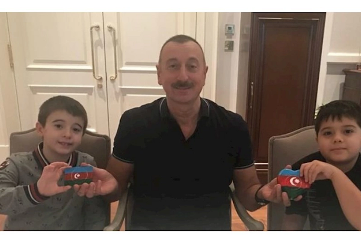 Nəvələrindən Prezidentə ad günü təbriki — FOTOLAR
