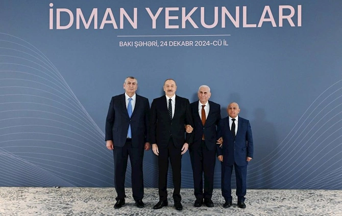 İlham Əliyev idmançıları mükafatlandırdı — FOTOLAR İlham Əliyev idmançıları mükafatlandırdı — FOTOLAR