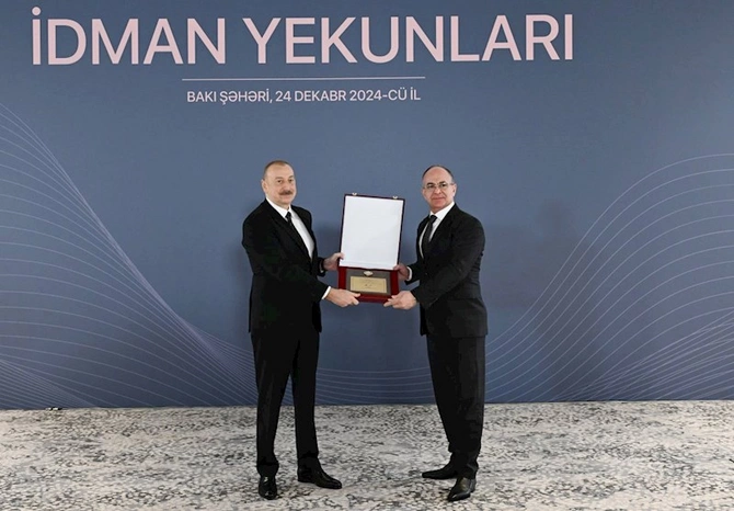 İlham Əliyev idmançıları mükafatlandırdı — FOTOLAR İlham Əliyev idmançıları mükafatlandırdı — FOTOLAR