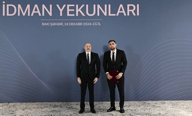 İlham Əliyev idmançıları mükafatlandırdı — FOTOLAR İlham Əliyev idmançıları mükafatlandırdı — FOTOLAR