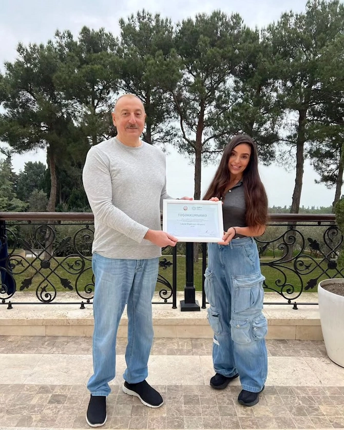 İlham Əliyev qızlarını da təltif etdi — FOTOLAR İlham Əliyev qızlarını da təltif etdi — FOTOLAR