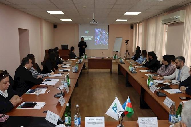 Audiovizual Şurada televiziya əməkdaşları üçün seminar keçirdi — FOTOLAR Audiovizual Şurada televiziya əməkdaşları üçün seminar keçirdi — FOTOLAR