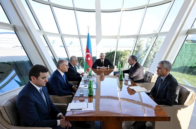İlham Əliyev təyyarə qəzası ilə bağlı müşavirə keçirdi — FOTOLAR