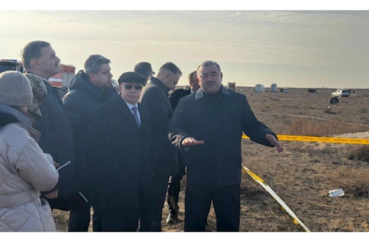 Azərbaycanlı nazirlər təyyarənin qəzaya uğradığı yerdə — FOTOLAR