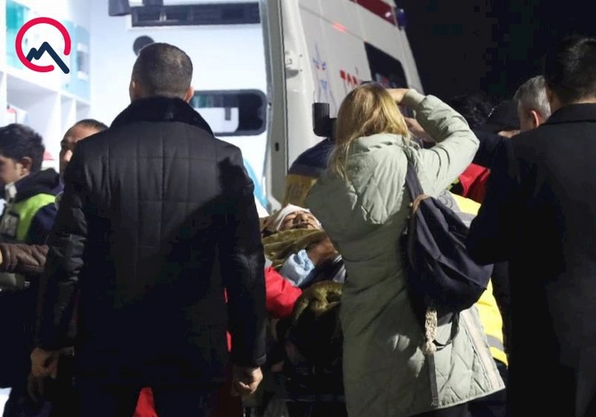 Ölkəyə gətirilən yaralılar xəstəxanaya aparıldı — FOTOLAR Ölkəyə gətirilən yaralılar xəstəxanaya aparıldı — FOTOLAR