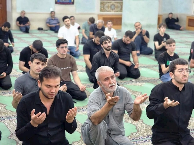 Təyyarə qəzasında həlak olanlar İcəri şəhər “Cümə məscidi”ndə anıldı — FOTO Təyyarə qəzasında həlak olanlar İcəri şəhər “Cümə məscidi”ndə anıldı — FOTO