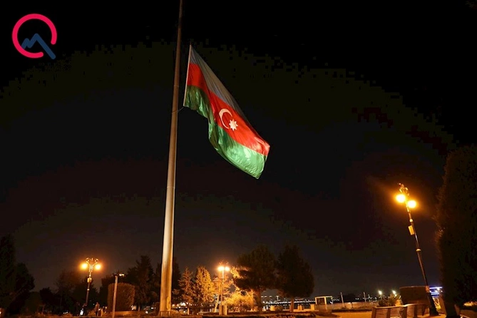 Bayraqlar yarıya qədər endirildi... — FOTOLAR Bayraqlar yarıya qədər endirildi... — FOTOLAR