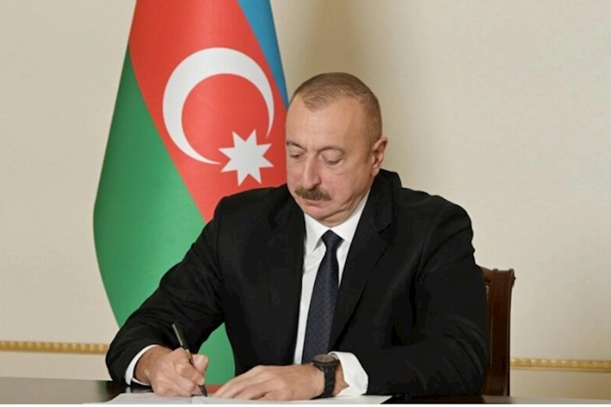 Bir qrup dövlət işçisi təltif edildi — Siyahı