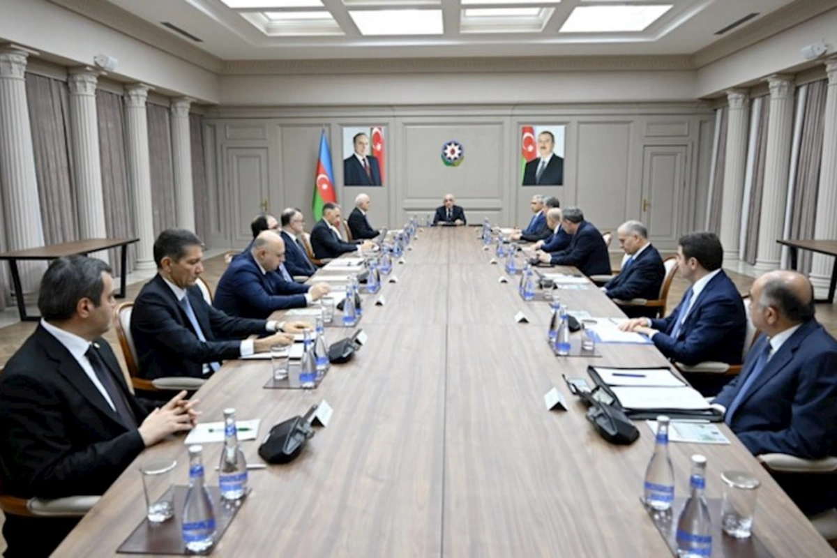 Təyyarə qəzasının səbəblərinin araşdırılması üçün yaradılmış Dövlət Komissiyasının növbəti iclası keçirilib