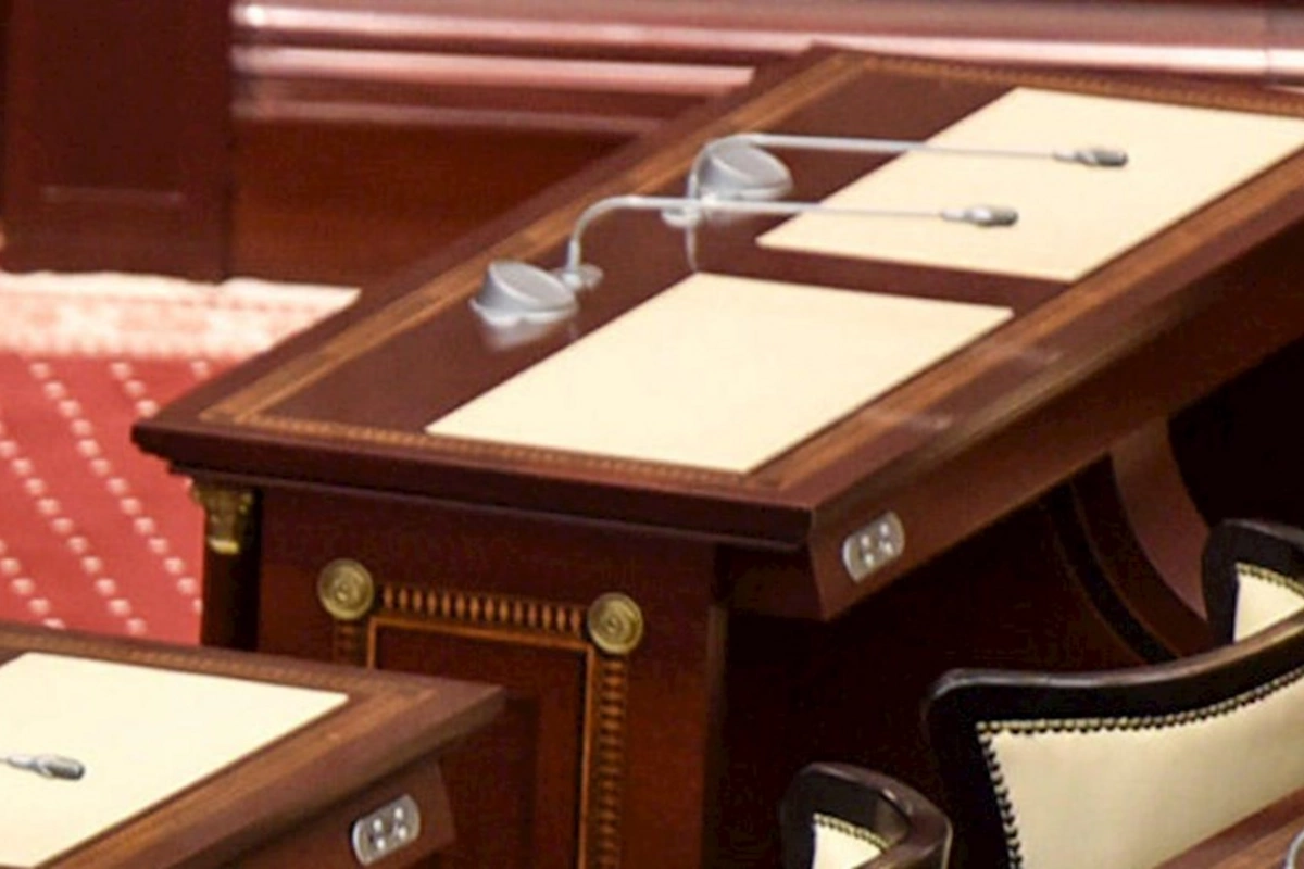 Bu deputatlara yeni vəzifə verilir