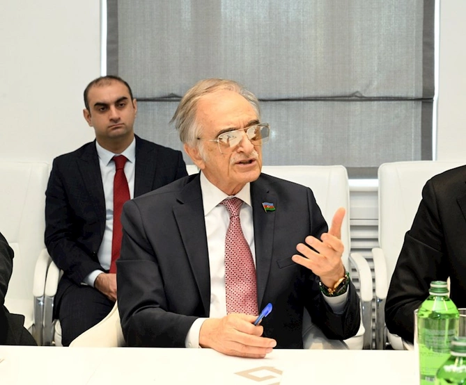 Mədəniyyət Nazirliyi yanında İctimai Şuranın üzvləri ilə görüş keçirilib — FOTOLAR