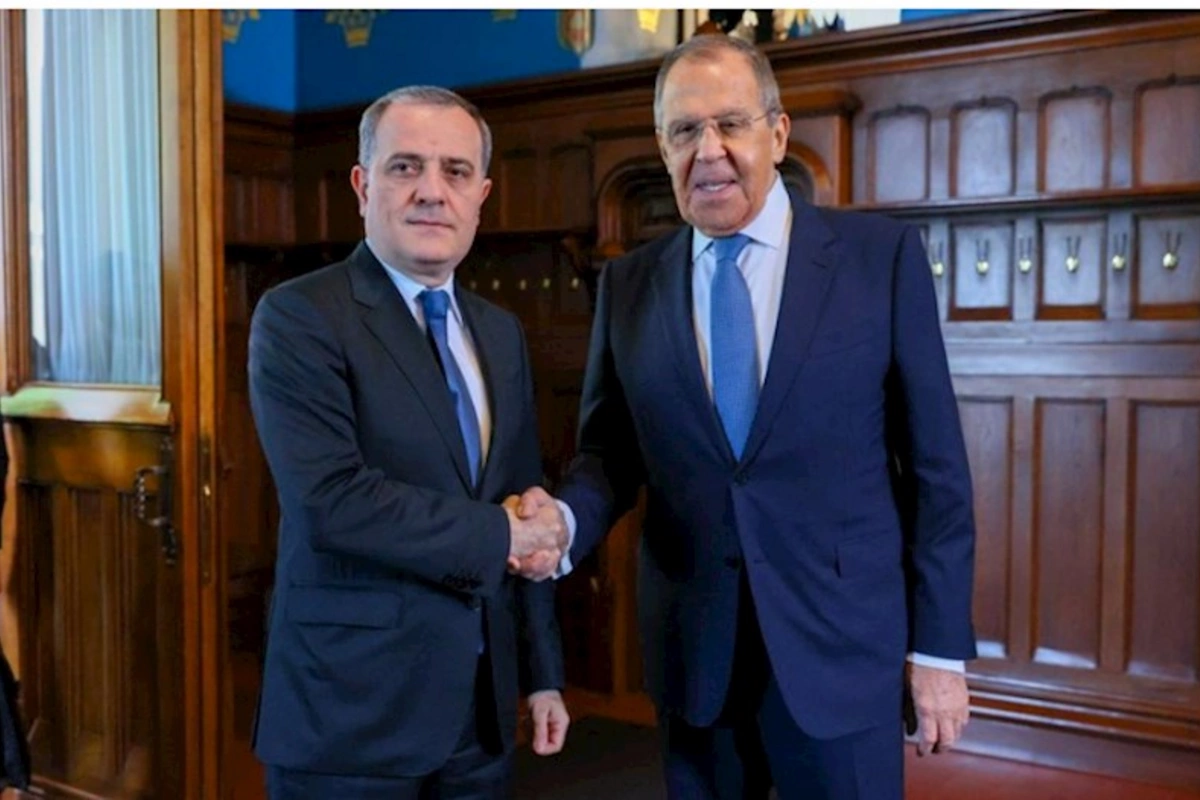 Ceyhun Bayramov və Lavrov təyyarə qəzası ilə bağlı hadisələri müzakirə ediblər