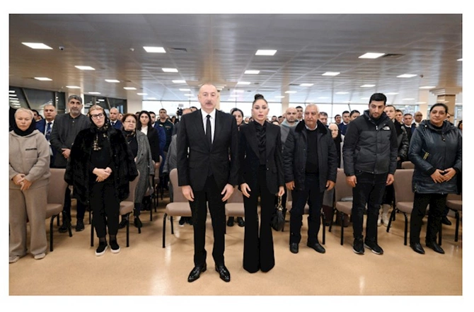 Prezident və xanımı vida mərasimində iştirak etdi — FOTOLAR Prezident və xanımı vida mərasimində iştirak etdi — FOTOLAR