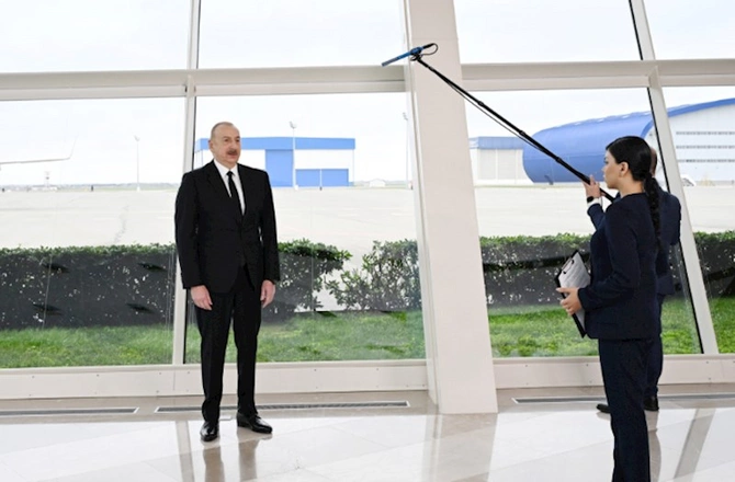 İlham Əliyev Azərbaycan Televiziyasına müsahibə verib — FOTOLAR (YENİLƏNİB) İlham Əliyev Azərbaycan Televiziyasına müsahibə verib — FOTOLAR (YENİLƏNİB)