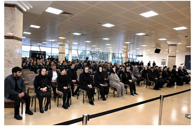Həlak olan ekipaj üzvlərinin vida mərasimi başa çatıb — VİDEO/FOTO (YENİLƏNİB) Həlak olan ekipaj üzvlərinin vida mərasimi başa çatıb — VİDEO/FOTO (YENİLƏNİB)