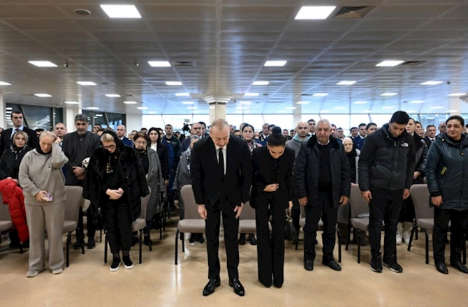 Prezident və xanımı vida mərasimində iştirak etdi — FOTOLAR Prezident və xanımı vida mərasimində iştirak etdi — FOTOLAR
