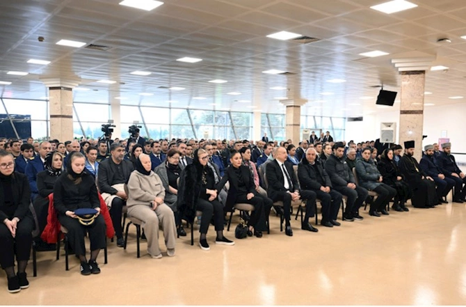 Prezident və xanımı vida mərasimində iştirak etdi — FOTOLAR Prezident və xanımı vida mərasimində iştirak etdi — FOTOLAR