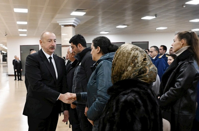 Prezident və xanımı vida mərasimində iştirak etdi — FOTOLAR Prezident və xanımı vida mərasimində iştirak etdi — FOTOLAR