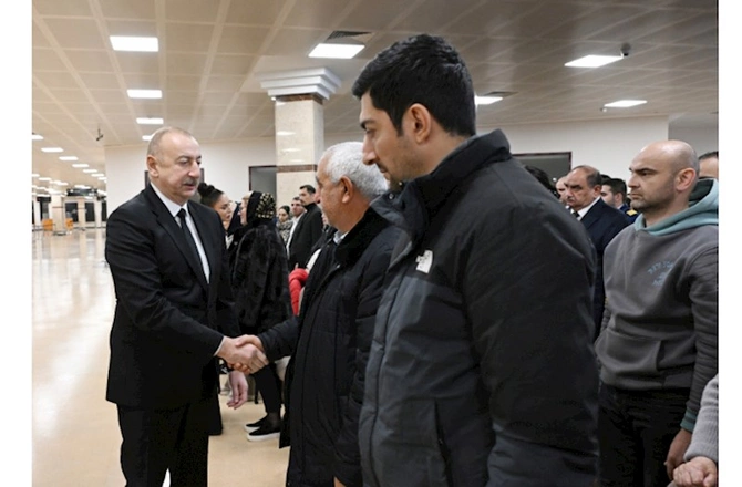Prezident və xanımı vida mərasimində iştirak etdi — FOTOLAR Prezident və xanımı vida mərasimində iştirak etdi — FOTOLAR
