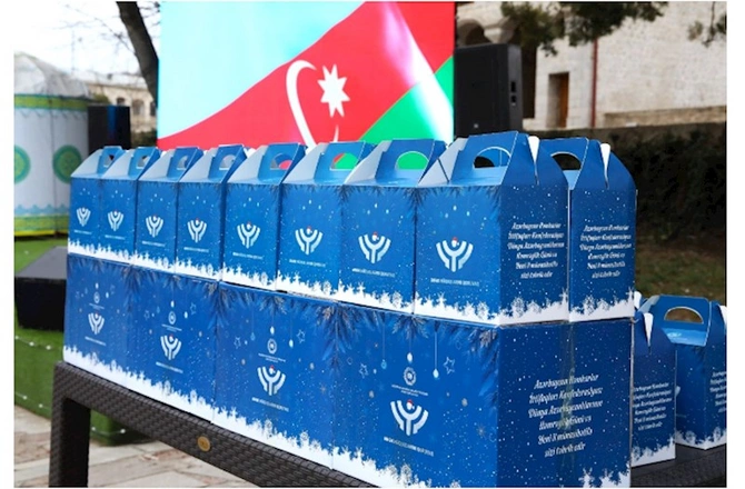 Respublikamızın şəhər və rayonlarında yaşayan uşaqlara bayram hədiyyələri verilib — FOTOLAR