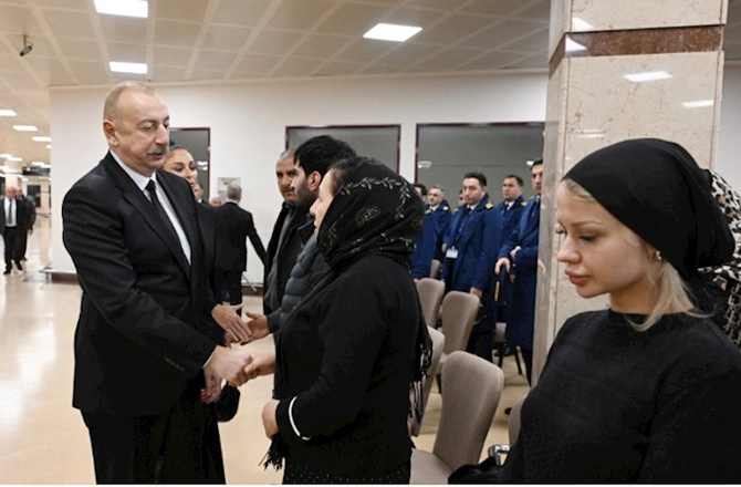 Prezident və xanımı vida mərasimində iştirak etdi — FOTOLAR Prezident və xanımı vida mərasimində iştirak etdi — FOTOLAR