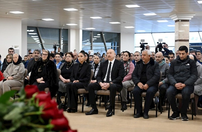 Prezident və xanımı vida mərasimində iştirak etdi — FOTOLAR Prezident və xanımı vida mərasimində iştirak etdi — FOTOLAR