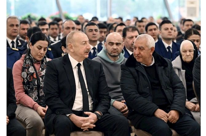 Prezident və xanımı vida mərasimində iştirak etdi — FOTOLAR Prezident və xanımı vida mərasimində iştirak etdi — FOTOLAR