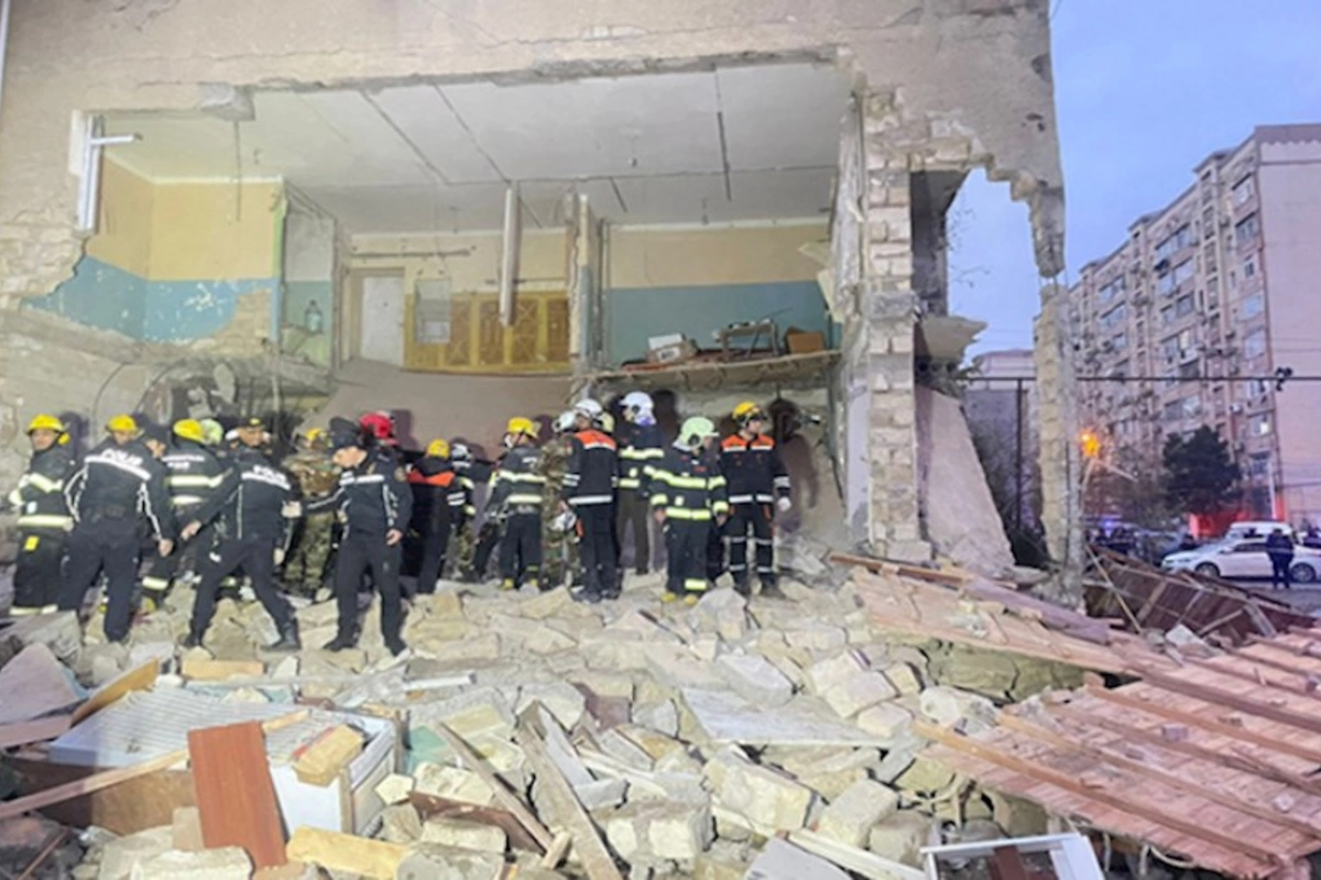 Sumqayıtda yaşayış binasında güclü partlayış — FOTOLAR (YENİLƏNİB)