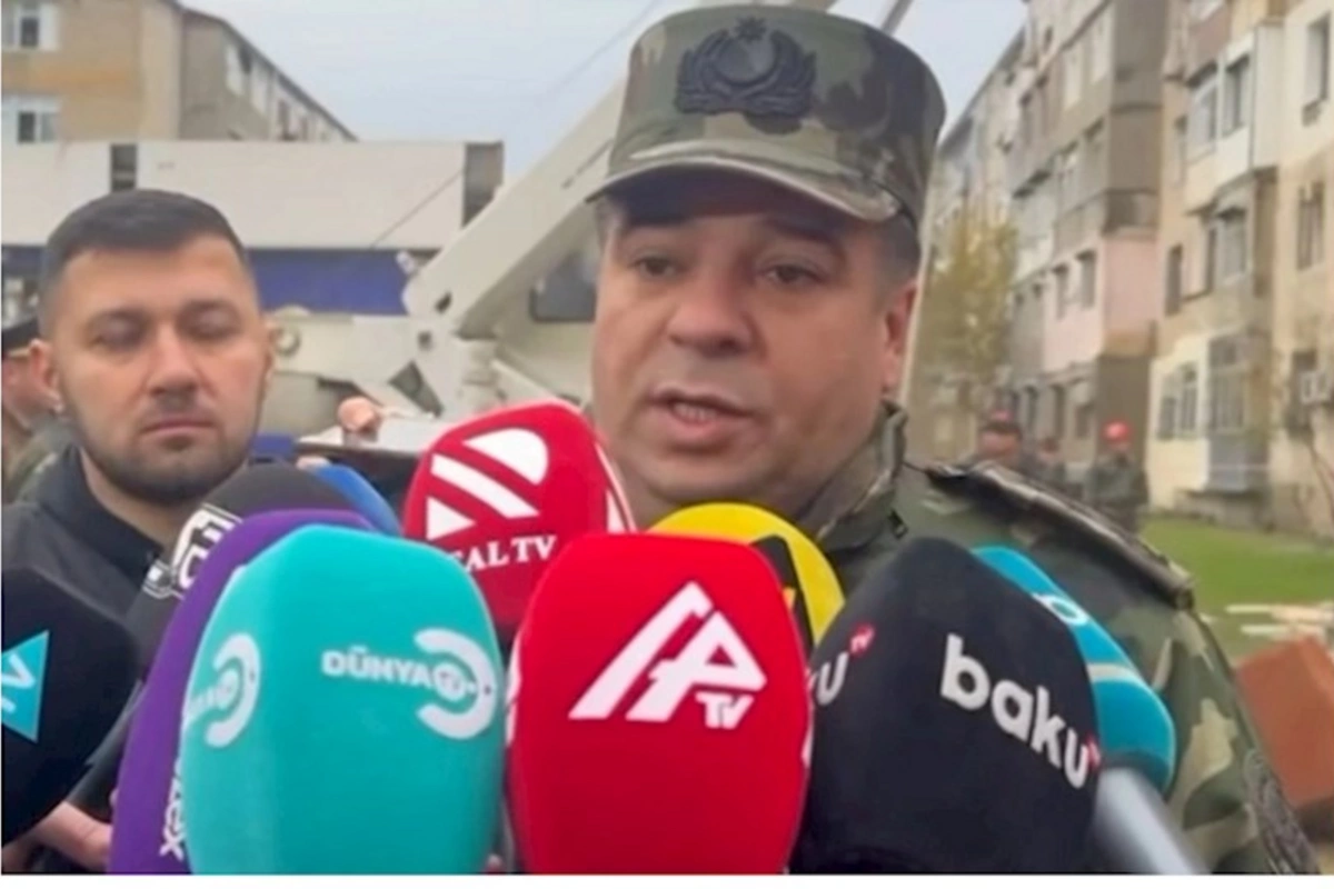 FHN rəsmisi: Sumqayıtda dağıntılar altında kiminsə olması ehtimal var (VİDEO)