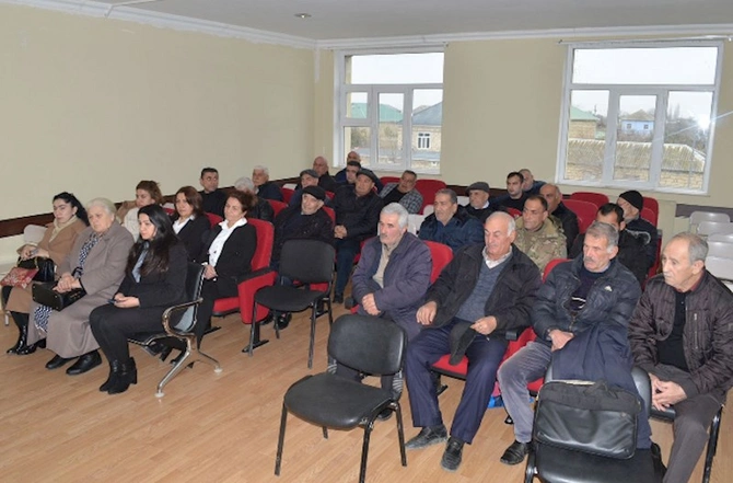 Tənzilə Rüstəmxanlı Neftçala rayonu Xıllı qəsəbə sakinləri ilə görüşdü — FOTOLAR Tənzilə Rüstəmxanlı Neftçala rayonu Xıllı qəsəbə sakinləri ilə görüşdü — FOTOLAR