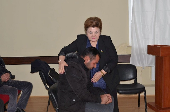 Tənzilə Rüstəmxanlı Neftçala rayonu Xıllı qəsəbə sakinləri ilə görüşdü — FOTOLAR Tənzilə Rüstəmxanlı Neftçala rayonu Xıllı qəsəbə sakinləri ilə görüşdü — FOTOLAR