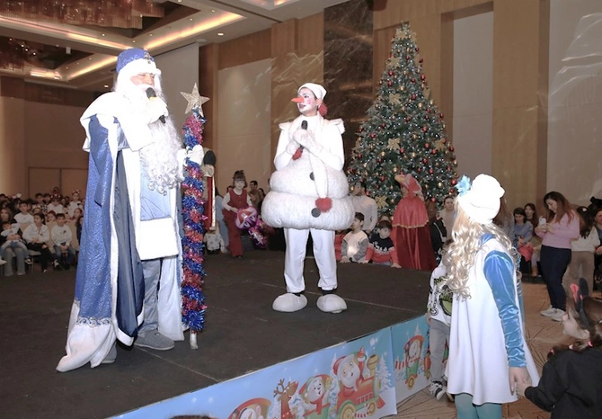 AHİK uşaqlar üçün bayram şənlikləri keçirir, sovqatlar paylayır AHİK uşaqlar üçün bayram şənlikləri keçirir, sovqatlar paylayır