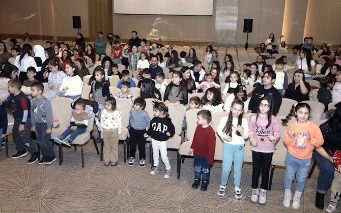 AHİK uşaqlar üçün bayram şənlikləri keçirir, sovqatlar paylayır AHİK uşaqlar üçün bayram şənlikləri keçirir, sovqatlar paylayır