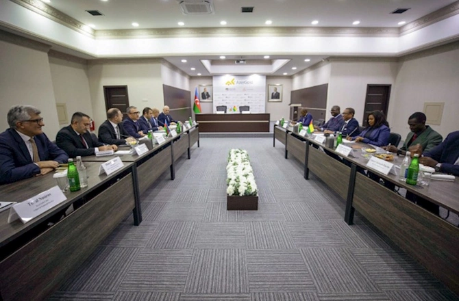 “AzerGold”da Qvineya-Bisau Respublikasının nümayəndə heyəti ilə görüş keçirilib — FOTOLAR “AzerGold”da Qvineya-Bisau Respublikasının nümayəndə heyəti ilə görüş keçirilib — FOTOLAR