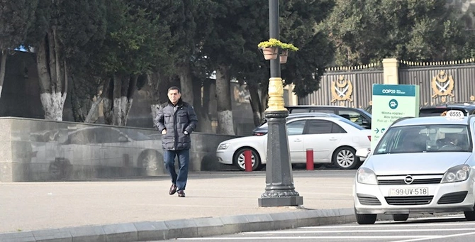 Eks-başçı Xaləddin İsgəndərov uzun illərdən sonra göründü — Qocalıb, saçları ağarıb… (FOTOLAR) Eks-başçı Xaləddin İsgəndərov uzun illərdən sonra göründü — Qocalıb, saçları ağarıb… (FOTOLAR)